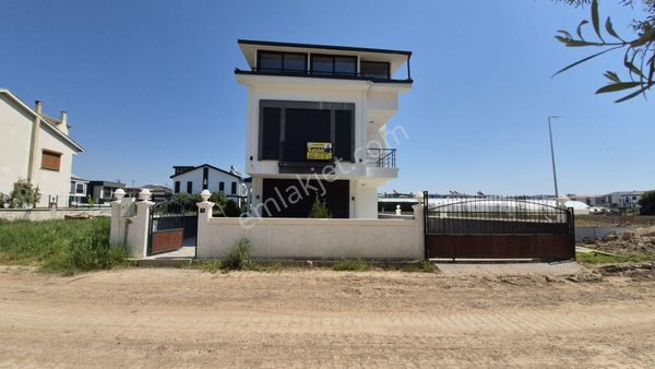 Didim, Sağtur'da, Satılık, Tam Müstakil, Havuzlu, Otoparklı, 4+1 Villa