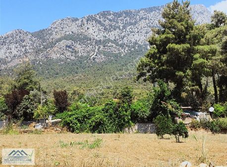 Konyaaltı Üçoluk Mahallesin De 358 M2 Satılık Villa Arsası