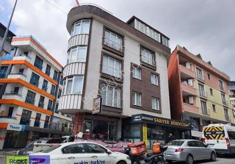 Çekmeköy'de Ana Caddeye Cepheli Dubleks Konut