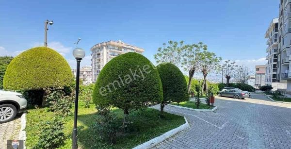 Karabağlar Bozyaka Sevgı Mah. Bahçegül Sitesinde Arakat 3,5+1 Satılık Daire