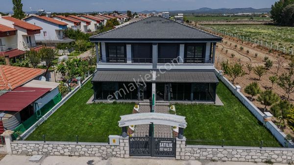 No:10 Gayrimenkul'den Müstakil Merkezi Konum Dubleks Lüks Villa