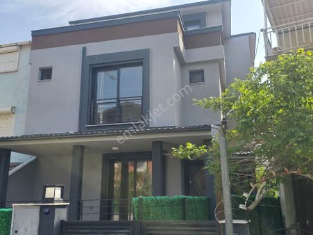 İzmir Seferihisar Ürkmez Doğanbeyede Satılık 3 +1 Yzlık Villa Deniz Tarafında Denize 400 Mtr.
