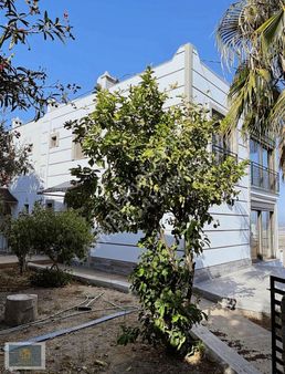 Lavınıa'dan Eska Evlerinde Eşyalı Satılık 3+1 Villa