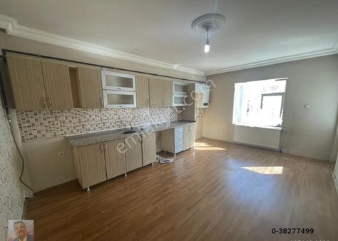 Van İpekyolu Alipaşa Mahallesinde Satılık 4+1 Geniş Daire