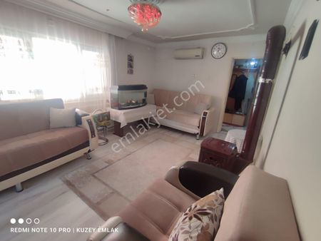 Kuzey Emlaktan Cuma Mahallesi Hacı Ömer Cami Civarı Satılık Müstakil !!