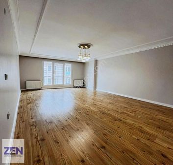 Metrobüse Çok Yakın Acil Satılık 3+1 Satılık Daire!!!