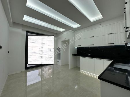 Ender Uysal Gayrimenulden Satılık Zeytinköy De 3+1 Arakat 160 M2 Asansörlü Balkonlu...satılık Daire.