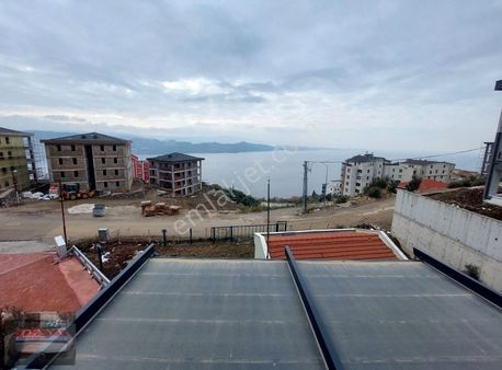 Yüzme Havuzlu Asansörlü Kapalı Otoparklı Denize Cephe Daire