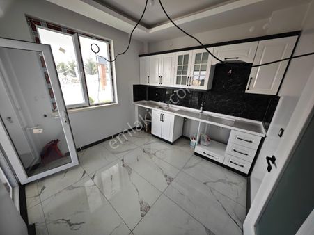 Beşikkaya'da At Çiftliği Yakınında Asansörlü 2+1 Satılık Sıfır Daire !!