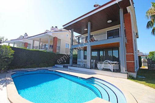 Arwen Emlak 3+1 Özel Havuzlu Triplex Müstakil Villa Satılık!!