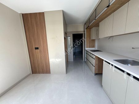 Merkezi Konumda Ara Katta Sıfır 3+1 Ultra Lüx Daire !!