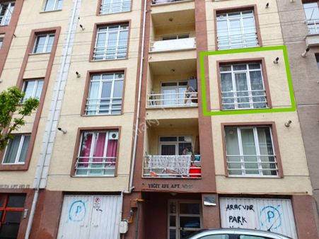 Recep Ümit Emlak'tan Fatih Mahallesinde Satılık 2+1 Ara Kat Daire.