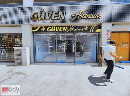 Reel Merterde Düz Giriş Toplamda 150m2 Satılık İş Yeri