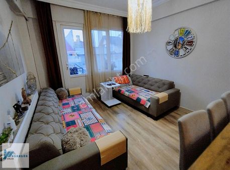 Asansör Emlak'tan Satılık Arakat 2+1 Doğalgazlı Balkonlu Daire !