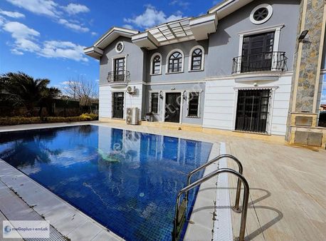 Şile Kumbaba Mahallesinde Çok Özel 450m2 Lüks 7+2 Havuzlu Villa