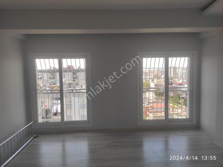 Ptt Evlerinde Park Manzaralı Tertemiz Daire