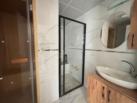 King'den Yukarı Alata'da Ultra Lüx Saunalı Sıfır Geniş Bol Extralı 3+1 Daire