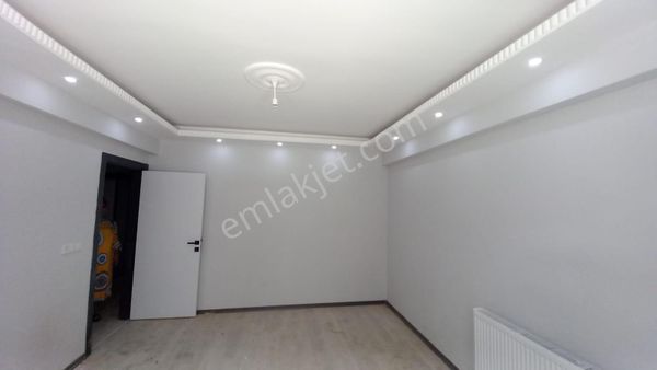 Çobançeşme Mah. 2+1 Giriş Kat