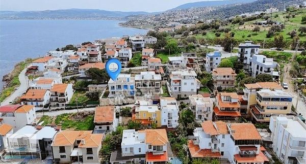 Yenifoça Petra Koyu' Nda Bahçeli 3+1 Dubleks Villa