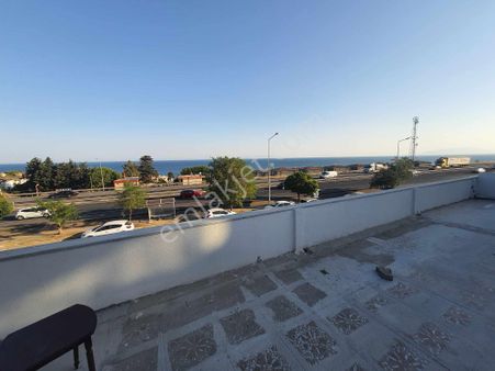 Haydar Emlaktan Yenicede Büyük Bahçe Ve Teraslı Havuzlu Sitede