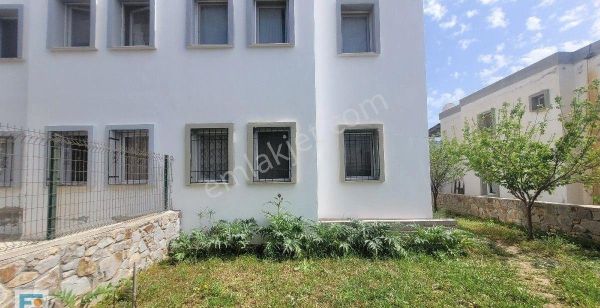 Gümüşlük De Satılık Bahçe Katı Daire.