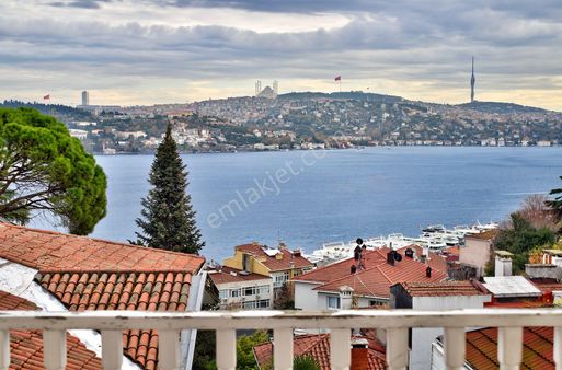 Arnavutköy'de Muhteşem Boğaz Manzaralı Müstakil Ev