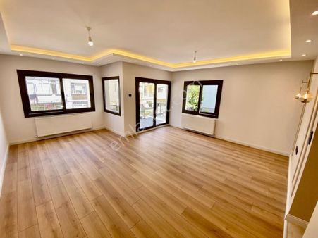 Sahil Ve İtk Yakını 3+1 Komple Tadilatlı 140 M2 Satılık Daire