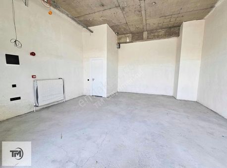 Kiralık 40 M2 Kapalı + 58 M2 Açık Dükkana Ait Alan