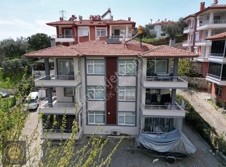 Ömür Emlak'tan Altınoluk Merkezde 3+2 Bahçeli Triplex Villa