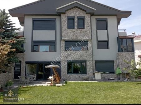 Mermeroglu Cad Yenı Dekore Edilmış Site İçi 6+2 Geniş Köşe Villa