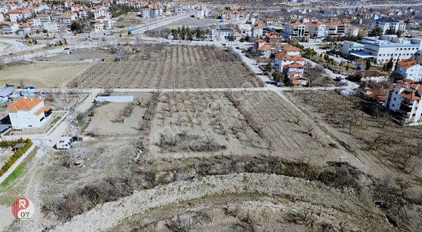 Antalya Korkuteli Uzunoluk'ta Satılık 610 M2 Köşe Parsel