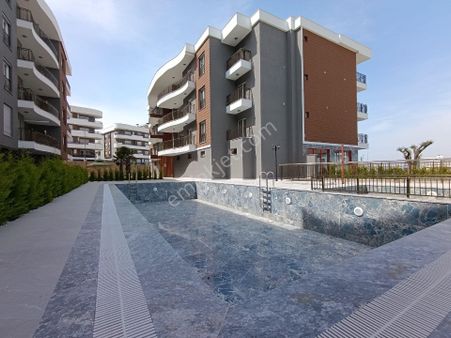 Acill Satılık Değirmenderede Sıfır Havuzlu Güvenlikli Site İçerisinde Ara Kat Daire