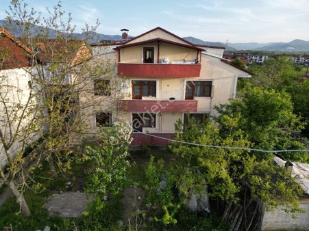 Kocaeli Kartepe Köseköyde | Bahçe İçinde 3 Katlı Müstakil Bina