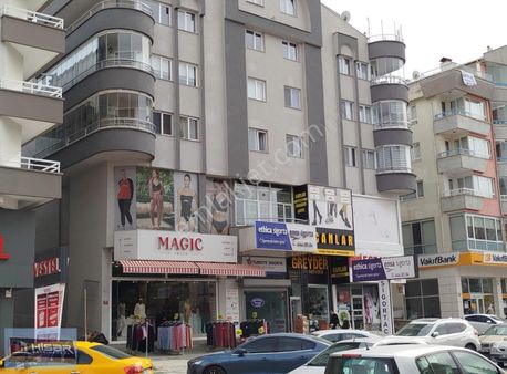 Hisar'dan Dikmen Cd Üzeri Geniş Vitrinli Ve Bol Yaya Trafikli