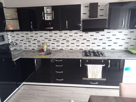 Satılık Müstakil 4 Katlı Baraj Yolu Yakını Masrafsız 5500000tl..