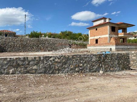 Güvenay - Çorum Osmancı Yolu Üzeri Sarmaşaya Gelmeden Sağda Villa Arsası