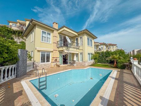 Alanya Kargıcak 3+2 220m2 Gold Cıty Villaları Müstakil Havuzlu