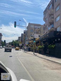 Menderes Caddesinde Satılık 2+1 90m2 Arakat Daire