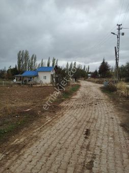Derbent Çiftliközü Köy İçinde Müstakil Tapu Suyu Elektriği Olan Satılık Tarla