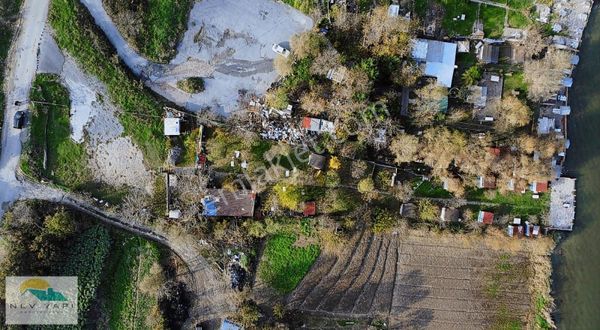 ** Nev Yapı Arsa Ofisinden 936 M² Göle Sıfır **