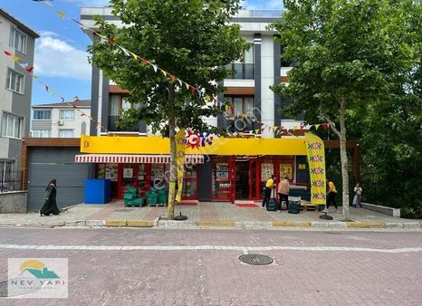 ** Nev Yapı Arsa Ofisinden Satılık 300 M2 Depolu Dükkan **