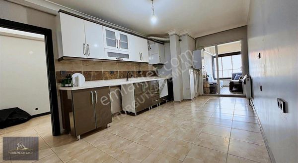 Cadde Üzeri Çift Asansör Arakat 3+1 Yeni Bina Yapılı Fırsat.!!!