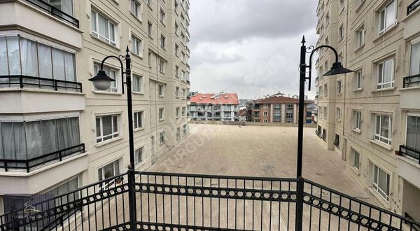 Ihlamur Sitesinde 3+1 Ebevyn K.garaj Y.kredi İmkanı Kaçmaz.!