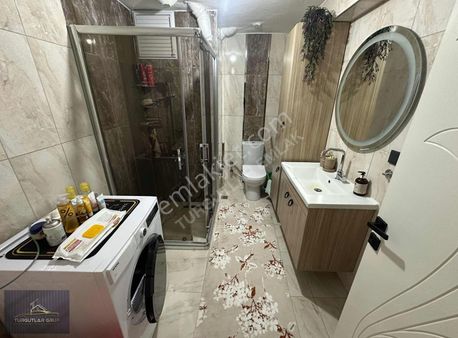 Cadde Üzeri Yüksek Giriş 2+1 Altında Daire Var Fırsat.!