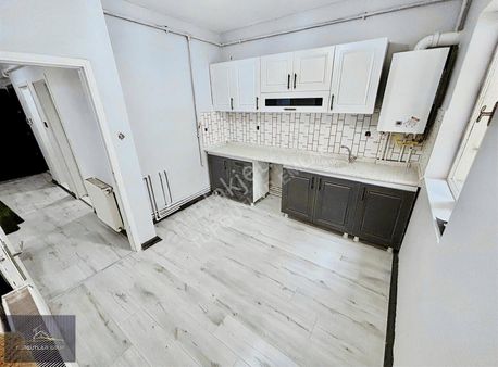 Fırsat.! Sakızağacı Cd 2+1 Lüks Yapılı Giriş Kat!