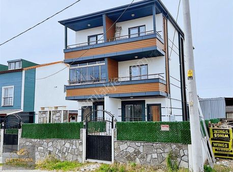*çetinkaydan Satılık Tam Merkezde 3 Kat İskanlı 4+1 Lüks Villaa