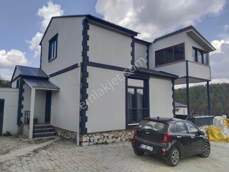 İznik Kutluca Mh.de Doğa İle Başbaşa Kalabileceğiniz Villa