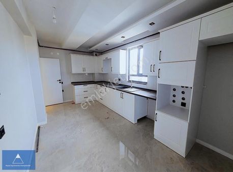 Atakum İstiklal'de,deniz Manzaralı,lokasyonda Satılık 3+1