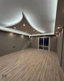 Zenit Emlaktan Turgut Ozalda 3+1 Satılık Daire