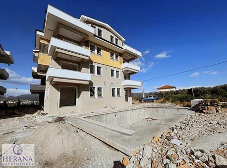 Karaçulha Mah. Havuzlu 1+1 Daire